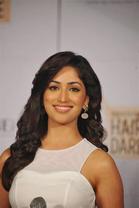  Yami Gautam's Bollywood Blast! A Celebration of Talent and Tradition